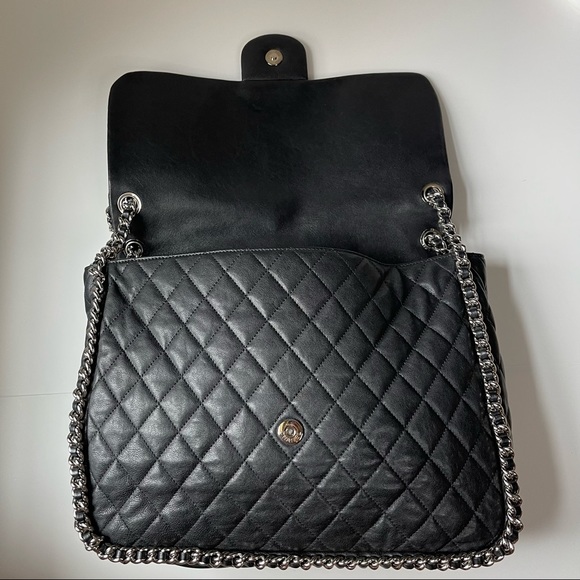 CHANEL Jumbo Washed Lambskin Quilted Maxi Chain
Around Flap Black - Picture 8 of 16